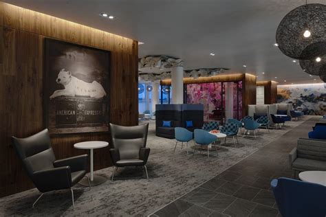 charlotte airport lounges american express.